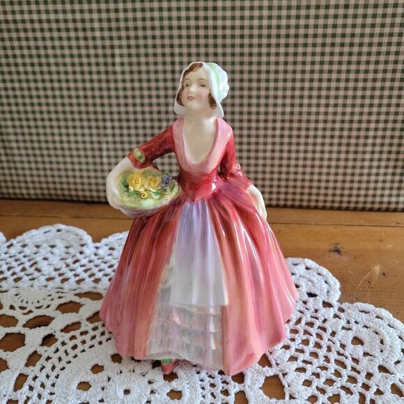 “Janet” Figurine HN1537 of Royal Doulton - Lady with Flower Basket - Picture 8 of 12
